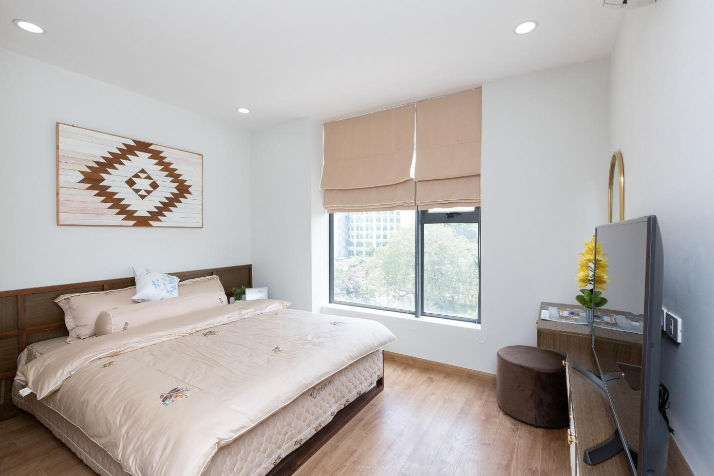 Tất cả các phòng trong căn hộ tại Rose Town luôn được tận dụng tối đa ánh sáng tự nhiên