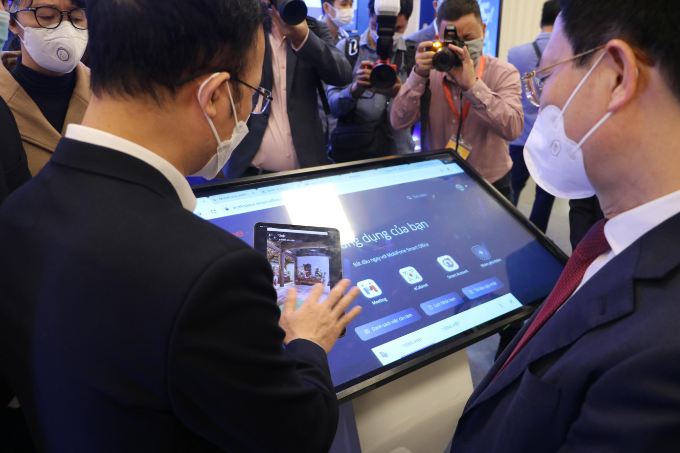 Gian hàng của MobiFone và trải nghiệm các sản phẩm công nghệ số 4.0