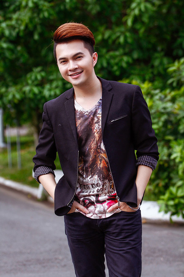 Maria Đinh Phương Ánh kín đáo khi hát ở bệnh viện ảnh 2