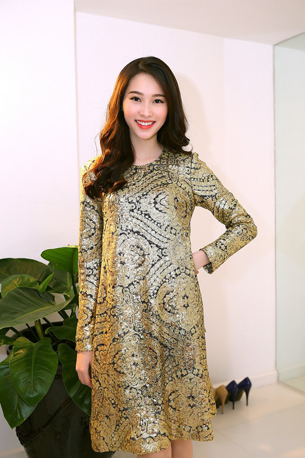 Hoa hậu Thu Thảo xinh đẹp hút hồn khi thử đồ ảnh 7