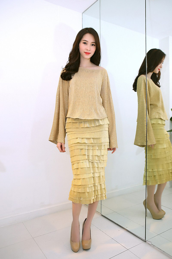 Hoa hậu Thu Thảo xinh đẹp hút hồn khi thử đồ ảnh 13