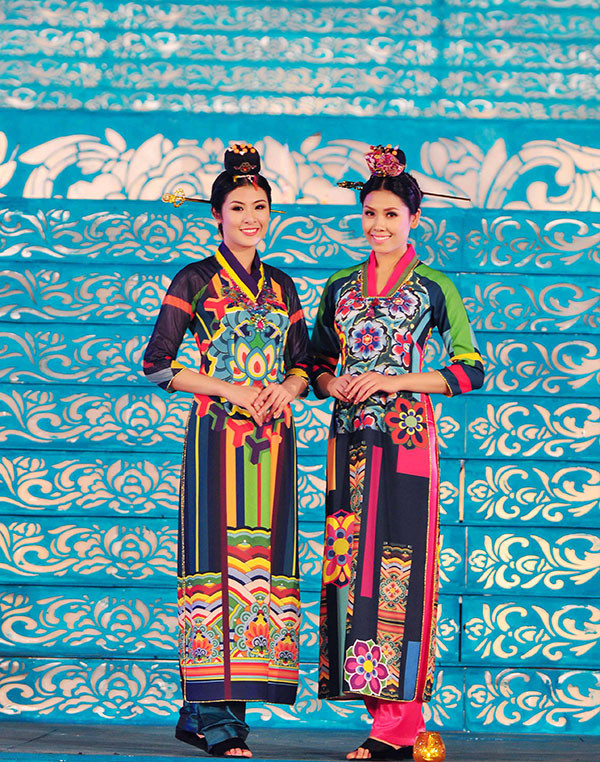 Ngọc Hân ra mắt BST áo dài Hàn Quốc tại Fesival Huế ảnh 5