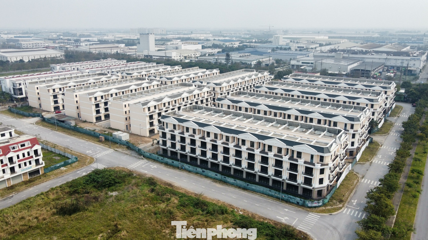 Thanh tra tỉnh Bắc Ninh cũng chỉ rõ hàng loạt tồn tại, hạn chế, thiếu sót của Công ty cổ phần Kinh doanh và Đầu tư Bình Dương (Công ty Bình Dương) trong quá trình nhận chuyển nhượng và phát triển dự án tại Khu đô thị và dịch vụ VSIP Bắc Ninh như: Chuyển nhượng giao đất trái quy định, không tiến hành thẩm tra dự toán mẫu nhà xây dựng, lập dự toán vật liệu, vận dụng còn chưa phù hợp; dự án chưa hoàn thành, bàn giao đưa vào sử dụng theo tiến độ được duyệt.