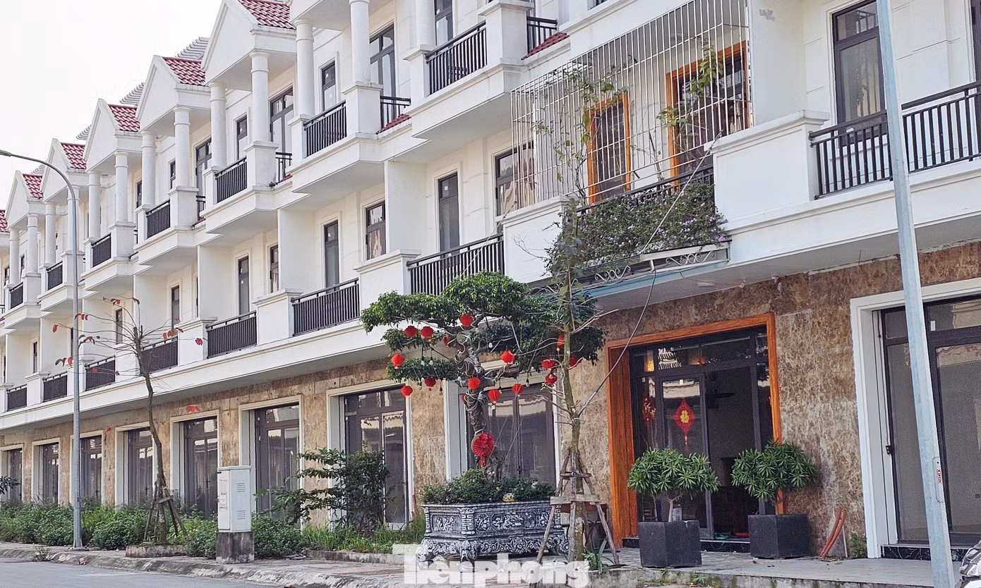 Dù dự án chưa hoàn thiện, nghiệm thu đưa vào sử dụng nhưng chủ đầu tư đã cho một số hộ dân về ở, tiềm ẩn nhiều nguy cơ mất an toàn.