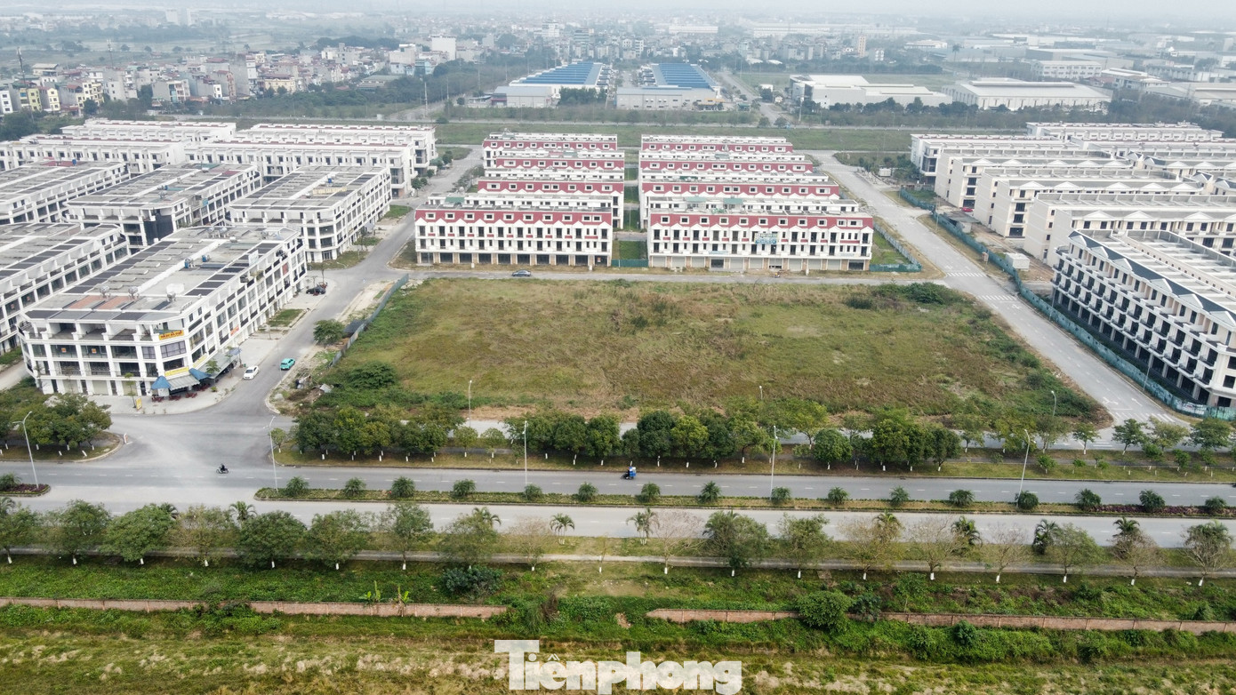 Thanh tra tỉnh Bắc Ninh vừa ban hành Thông báo kết luận thanh tra số 11 về việc thanh tra phần Dự án đầu tư xây dựng, kinh doanh Khu đô thị và dịch vụ VSIP Bắc Ninh (phường Phù Chẩn, TP Từ Sơn), do Công ty cổ phần Đệ Tam là Nhà đầu tư. Theo đó, thanh tra tỉnh này chỉ ra nhiều tồn tại, vi phạm trong quá trình thực hiện dự án.