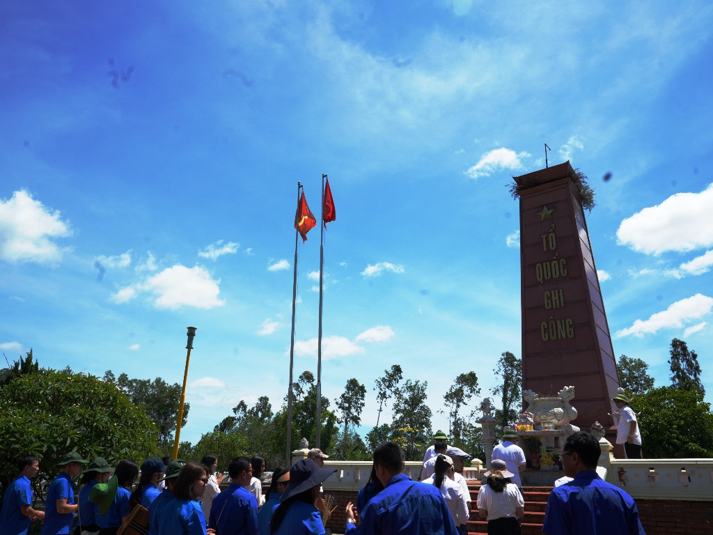 ROX Group khởi động hành trình tháng 7 tri ân ảnh 15 ROX Group khởi động hành trình tháng 7 tri ân ảnh 15