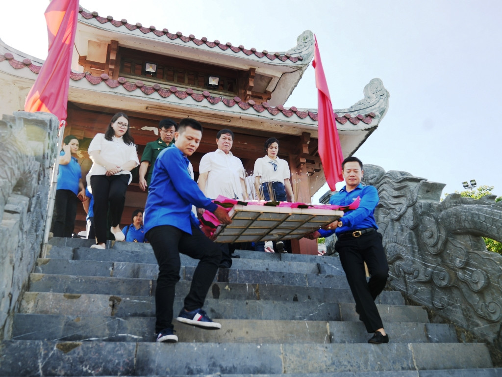 ROX Group khởi động hành trình tháng 7 tri ân ảnh 7 ROX Group khởi động hành trình tháng 7 tri ân ảnh 7