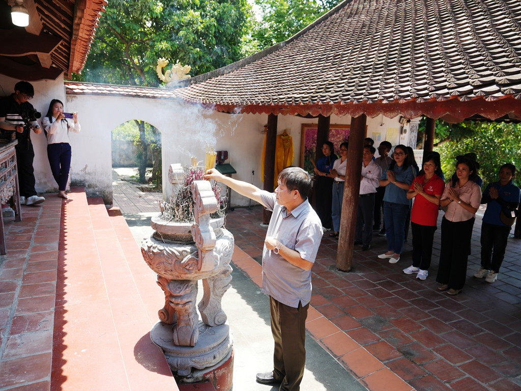 ROX Group khởi động hành trình tháng 7 tri ân ảnh 2