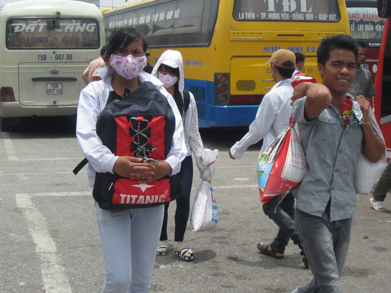 Kết thúc môn thi cuối cùng đợt 2 tuyển sinh ĐH sĩ tử kéo nhau về nhà