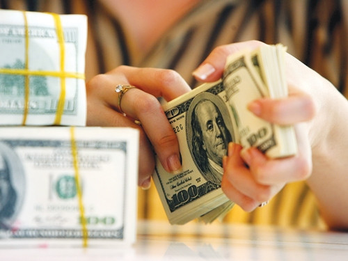 Dư nợ cho vay bằng ngoại tệ của hệ thống NH đang giảm trong khi thời điểm này các năm trước tăng mạnh. Dư nợ cho vay bằng ngoại tệ của hệ thống NH đang giảm trong khi thời điểm này các năm trước tăng mạnh