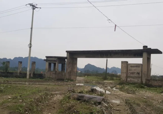 Một dự án xây trường học bằng vốn đầu tư công dở dang rồi bỏ hoang tại Ninh Bình. (Ảnh BNB). Một dự án xây trường học bằng vốn đầu tư công dở dang rồi bỏ hoang tại Ninh Bình. (Ảnh BNB).