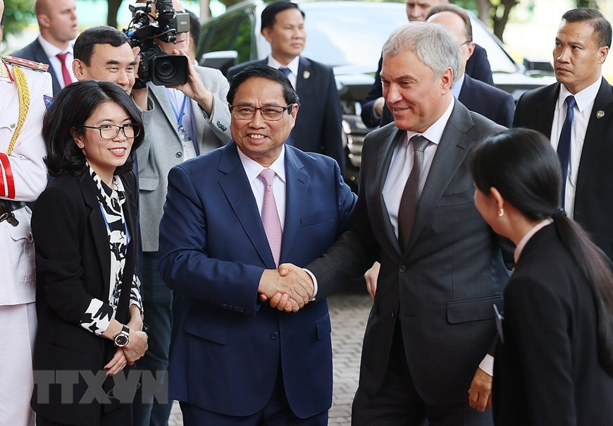 Thủ tướng Phạm Minh Chính đón Chủ tịch Duma Quốc gia Quốc hội Liên bang Nga Vyacheslav Victorovich Volodin. (Ảnh: Dương Giang/TTXVN) Thủ tướng Phạm Minh Chính đón Chủ tịch Duma Quốc gia Quốc hội Liên bang Nga Vyacheslav Victorovich Volodin. (Ảnh: Dương Giang/TTXVN)