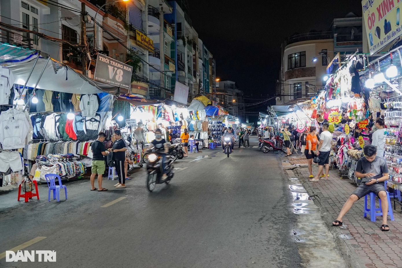 Chợ Hạnh Thông Tây từng được xem như một trong những khu chợ đêm, bán lẻ nhộn nhịp nhất TPHCM. Tuy nhiên, khi các cửa hàng bán lẻ không có khách sẽ dẫn đến các khu chợ sỉ khác tại TPHCM như An Đông Plaza cũng chịu cảnh ế ẩm.