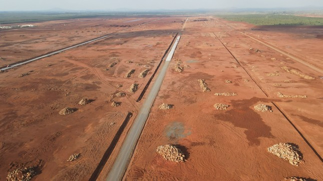 Sân bay Long Thành là công trình lớn nhất từ trước tới nay về quy mô, giá trị tổng mức đầu tư. Sân bay Long Thành là công trình lớn nhất từ trước tới nay về quy mô, giá trị tổng mức đầu tư.