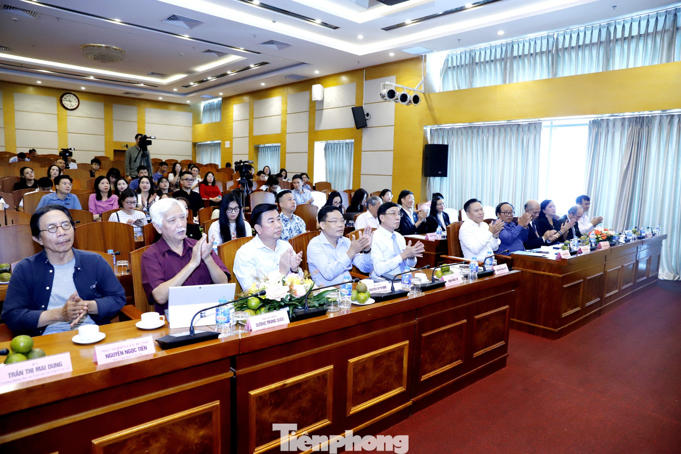 Toàn cảnh buổi lễ trao giải Cuộc thi Ký ức Hà Nội lần II năm 2023 vào sáng ngày 17/10. Toàn cảnh buổi lễ trao giải Cuộc thi Ký ức Hà Nội lần II năm 2023 vào sáng ngày 17/10.