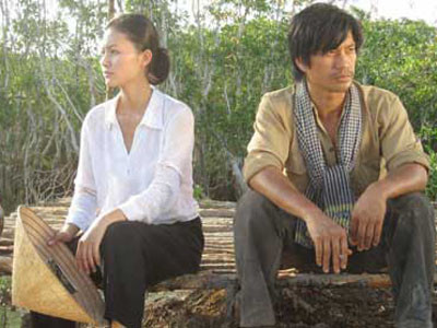 Diễn xuất của Dustin Nguyễn và Hải Yến là chủ đề được bàn luận của “Cánh đồng bất tận”