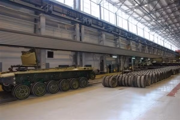  Xưởng lắp ráp xe tăng T-90 (Uranvagonzavod)