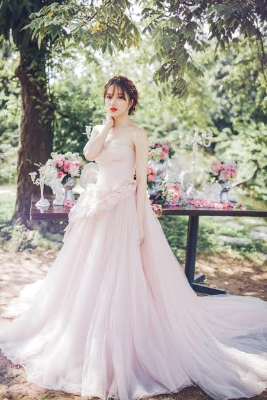 Hương Giang Idol chụp ảnh cưới bên “trai lạ” ảnh 4