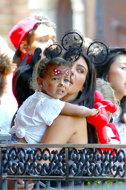 Kim “siêu vòng ba” tổ chức sinh nhật linh đình cho con gái ảnh 4