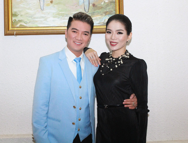 Lệ Quyên đấu giá dây chuyền mặt Phật làm từ thiện ảnh 5