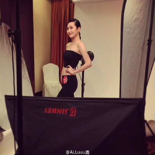 Hoa hậu Thế giới Trung Quốc 'hao hao' giống Thu Thảo ảnh 11