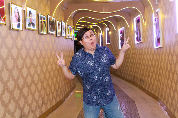 Lệ Quyên đấu giá dây chuyền mặt Phật làm từ thiện ảnh 10