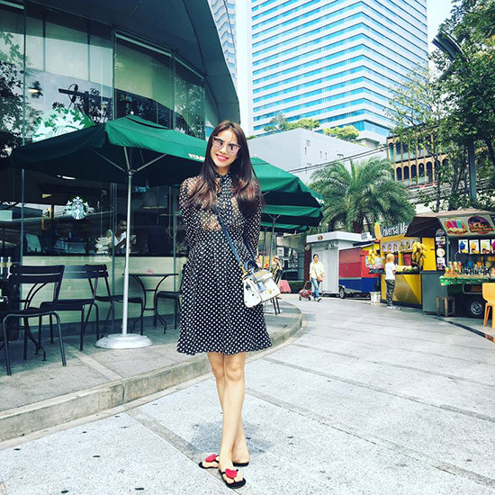 Phạm Hương quyến rũ 'đốt mắt' tại bãi biển Thái Lan ảnh 8