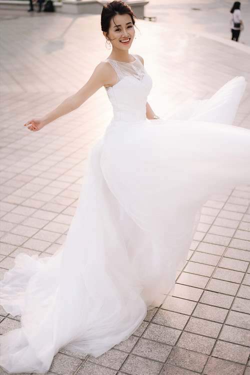 Vẻ đẹp mong manh của MC Quỳnh Chi khi hoá thành cô dâu ảnh 5