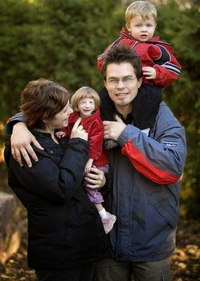 Nghị lực đáng kinh ngạc của bé gái nhỏ nhất hành tinh ảnh 8