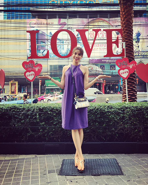 Phạm Hương quyến rũ 'đốt mắt' tại bãi biển Thái Lan ảnh 7