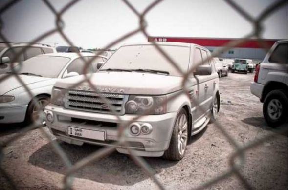 Siêu xe của đại gia hết thời bị bỏ rơi, bụi phủ kín ảnh 5