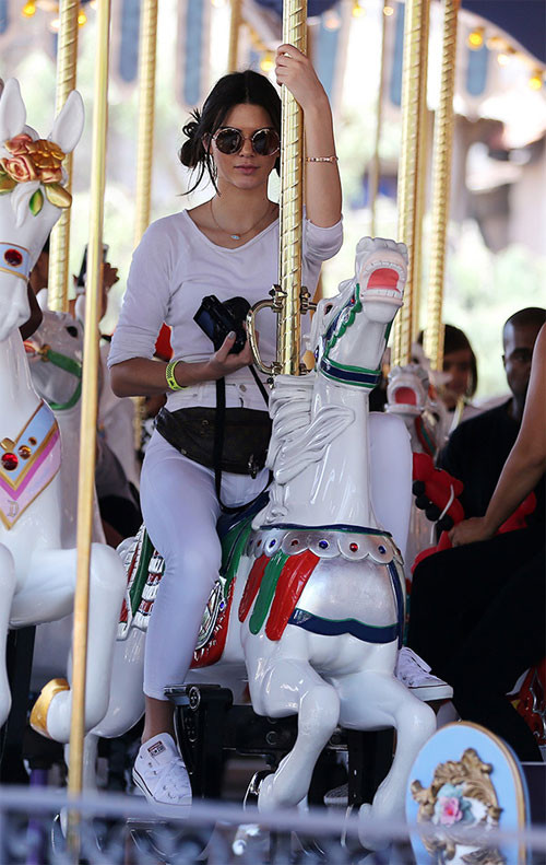 Kim “siêu vòng ba” tổ chức sinh nhật linh đình cho con gái ảnh 7