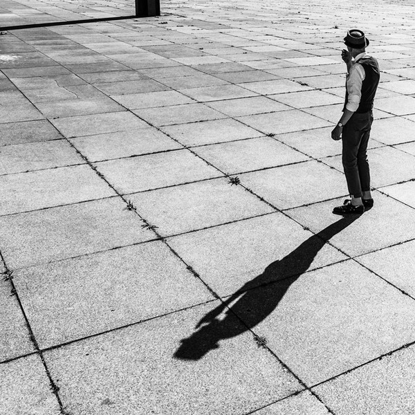 Cụ ông gây 'sốt' vì phong cách ăn mặc sành điệu ở tuổi 70 ảnh 3