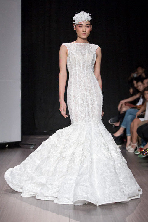 Hoa hậu Thùy Dung tái xuất làm vedette trình diễn váy cưới ảnh 5