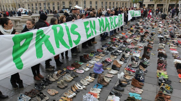 Pháp: 2.000 đôi giầy thầm lặng biểu tình 'hộ' chủ nhân ảnh 3