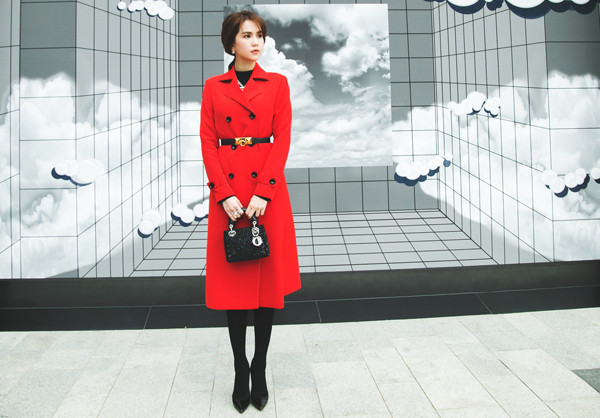 Ngọc Trinh khoe eo thon, ngực đầy dạo phố Hàn Quốc ảnh 7