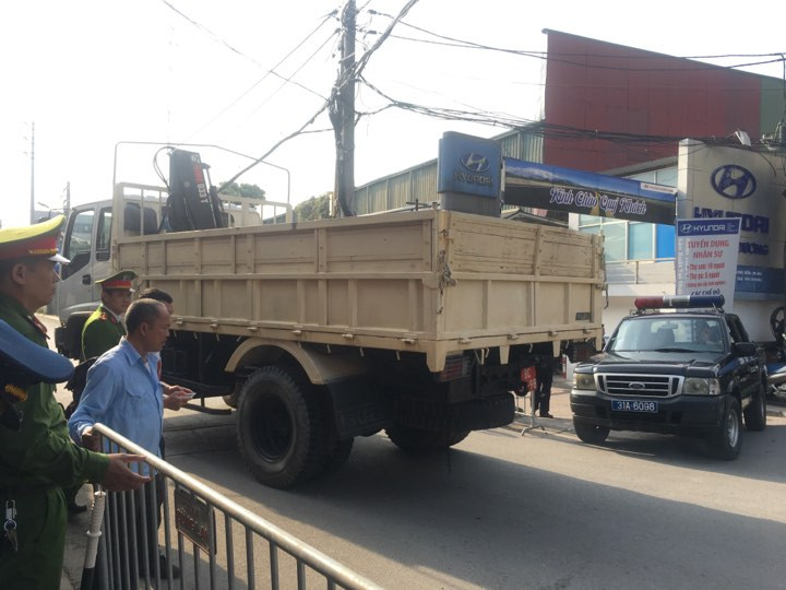 Di dời quả bom gần cầu Long Biên về Bắc Giang để hủy nổ ảnh 9