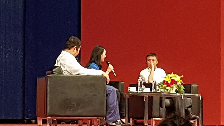 Tỷ phú Jack Ma chúc giới trẻ Việt Nam luôn tiến về phía trước ảnh 11