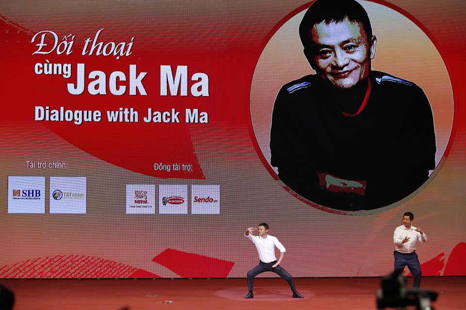 Tỷ phú Jack Ma chúc giới trẻ Việt Nam luôn tiến về phía trước ảnh 13
