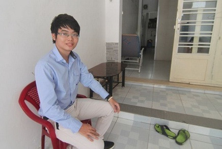 Trần Anh bên căn nhà mặt tiền trị giá 4 tỷ đồng của mình