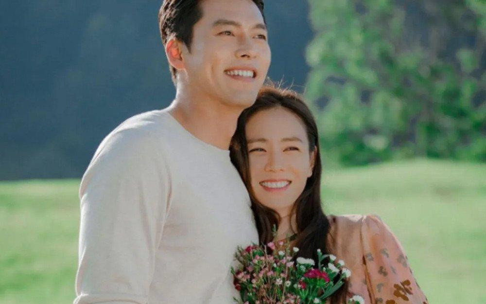 Hyun Bin và Son Ye Jin thông báo sắp kết hôn vào tối 10/2.