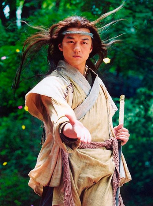 Từng là ngôi sao võ hiệp nổi tiếng, Lý Á Bằng khó trở lại showbiz vì vắng bóng quá lâu.