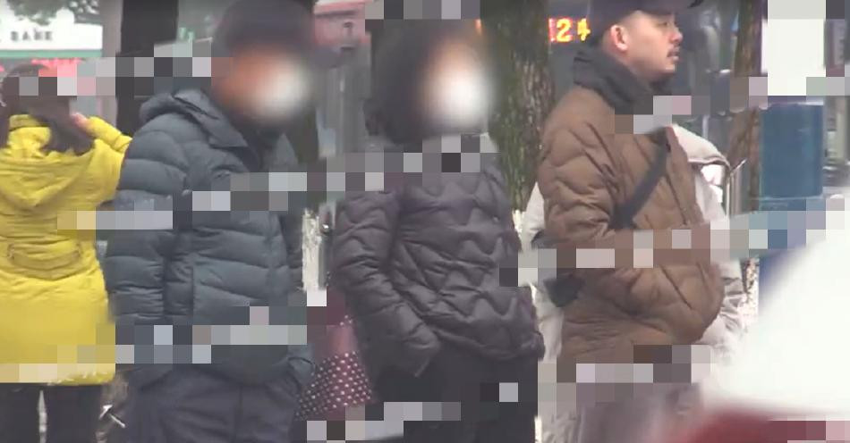 Trác Việt thân quen với cha mẹ Châu Tấn.