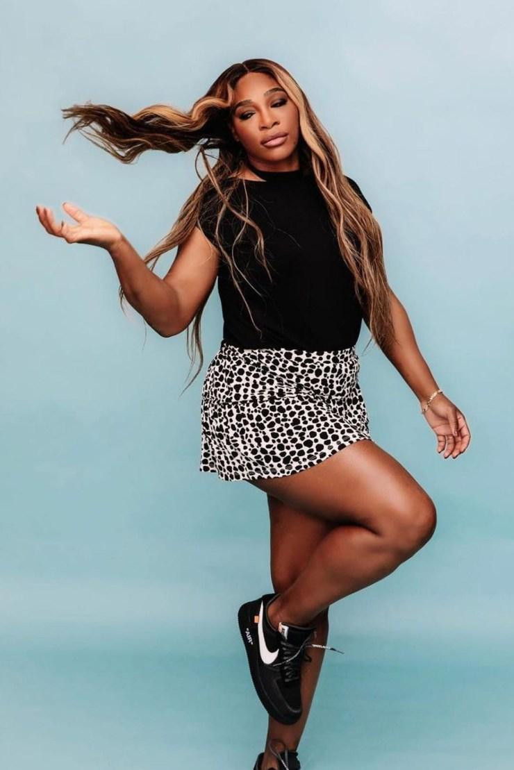 "Huyền thoại quần vợt" Serena Williams thực hiện động tác hất tóc điệu đà trái ngược với vẻ quyết liệt trên sân thi đấu. "Huyền thoại quần vợt" Serena Williams thực hiện động tác hất tóc điệu đà trái ngược với vẻ quyết liệt trên sân thi đấu.