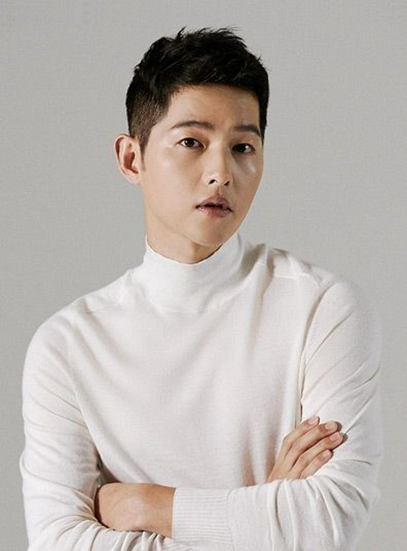 5. Song Joong Ki: Mỹ nam "Hậu duệ Mặt trời" thua vợ cũ Song Hye Kyo một hạng, với 2,1% phiếu bầu. 5. Song Joong Ki: Mỹ nam "Hậu duệ Mặt trời" thua vợ cũ Song Hye Kyo một hạng, với 2,1% phiếu bầu.