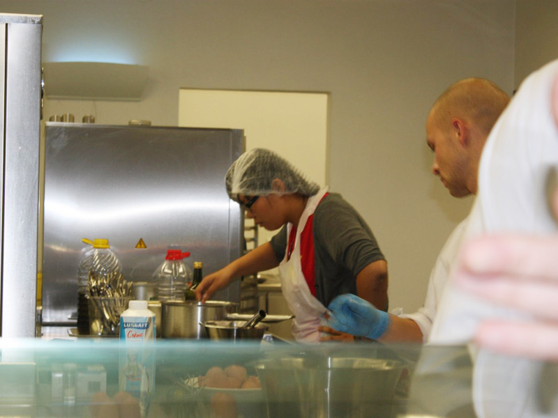 Quảng bá ẩm thực Việt Nam đến bạn bè quốc tế.