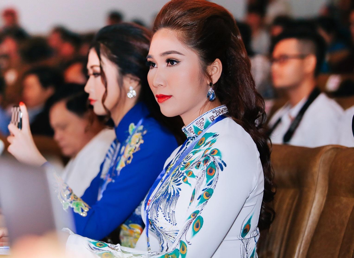 Như Huỳnh được gọi là "Hoa hậu của sân khấu cải lương" Như Huỳnh được gọi là "Hoa hậu của sân khấu cải lương"