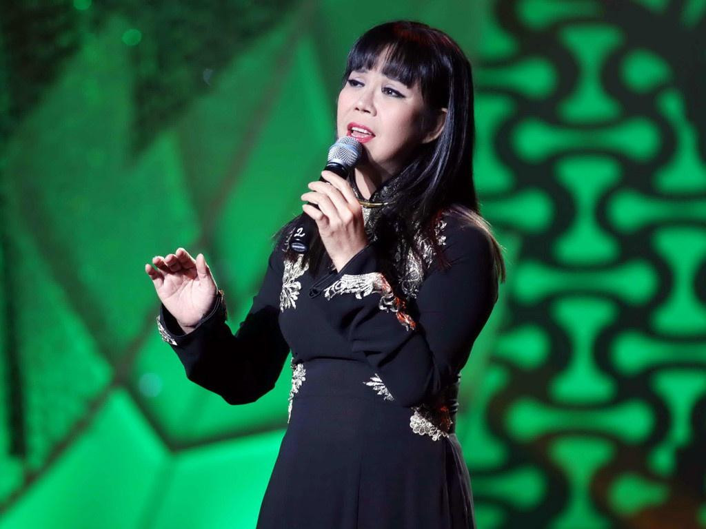 Ca sỹ Ánh Tuyết đã ra 2 album cho Phạm Thế Mỹ Ca sỹ Ánh Tuyết đã ra 2 album cho Phạm Thế Mỹ