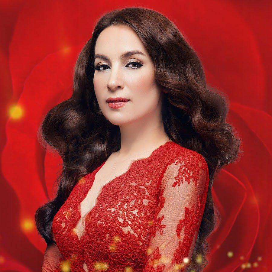 Bức chân dung của Phi Nhung được Hồng Minh lựa chọn làm mẫu để vẽ tranh