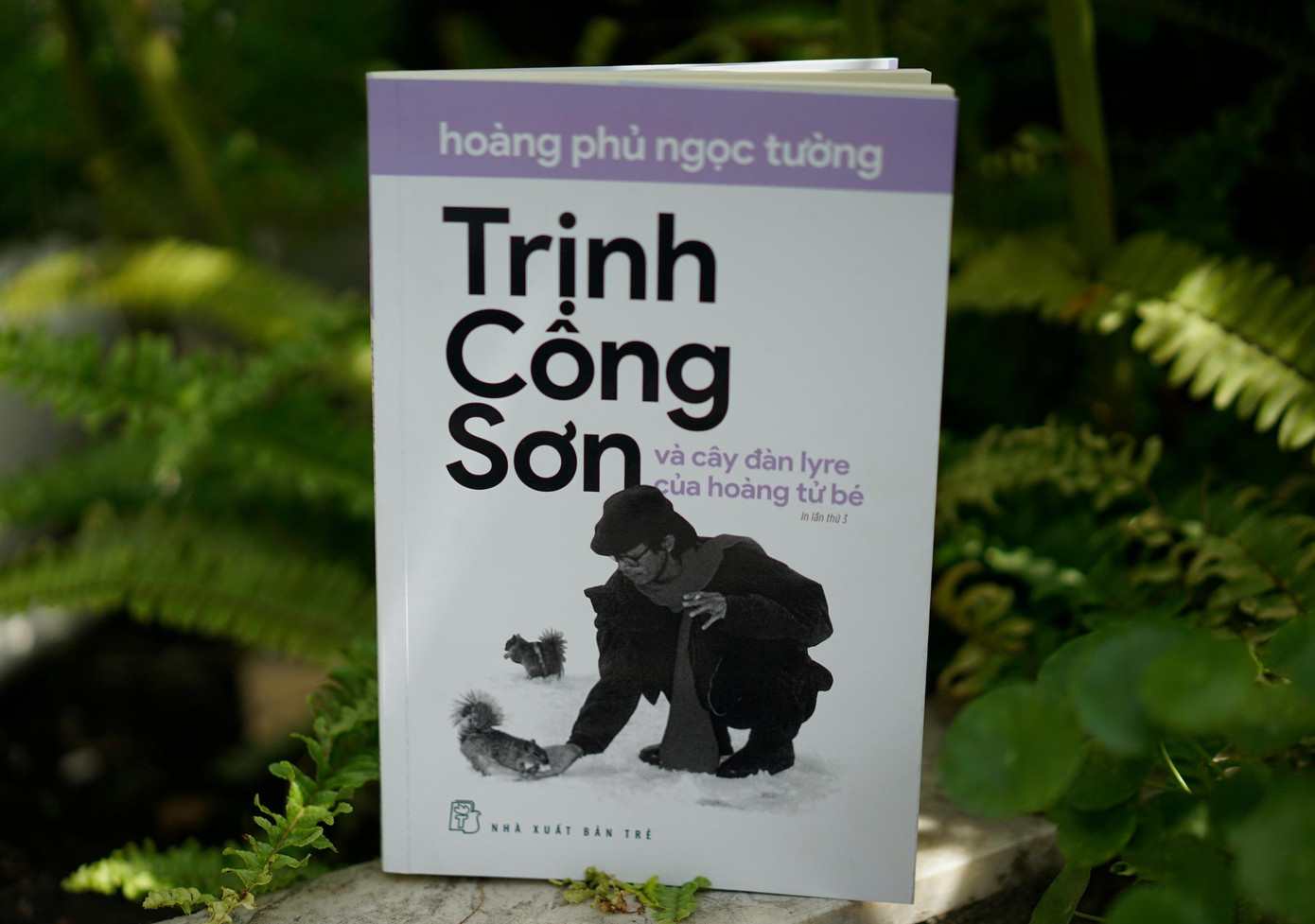 Cuốn sách "Trịnh Công Sơn và cây đàn lyre của hoàng tử bé" Cuốn sách "Trịnh Công Sơn và cây đàn lyre của hoàng tử bé"